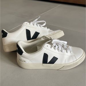 EXCELLENT CONDITION Veja Campo Sneakers Extra White/Black Size 40/9